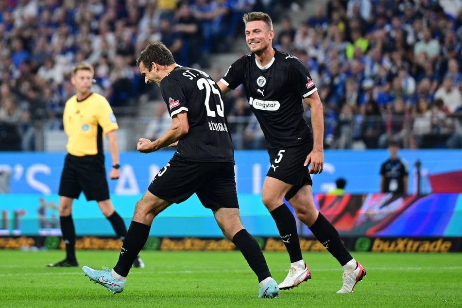 Zwei mit Derby-Erfahrung wieder mit auf dem Platz: Adam Dzwigala (l.) und Hauke Wahl.