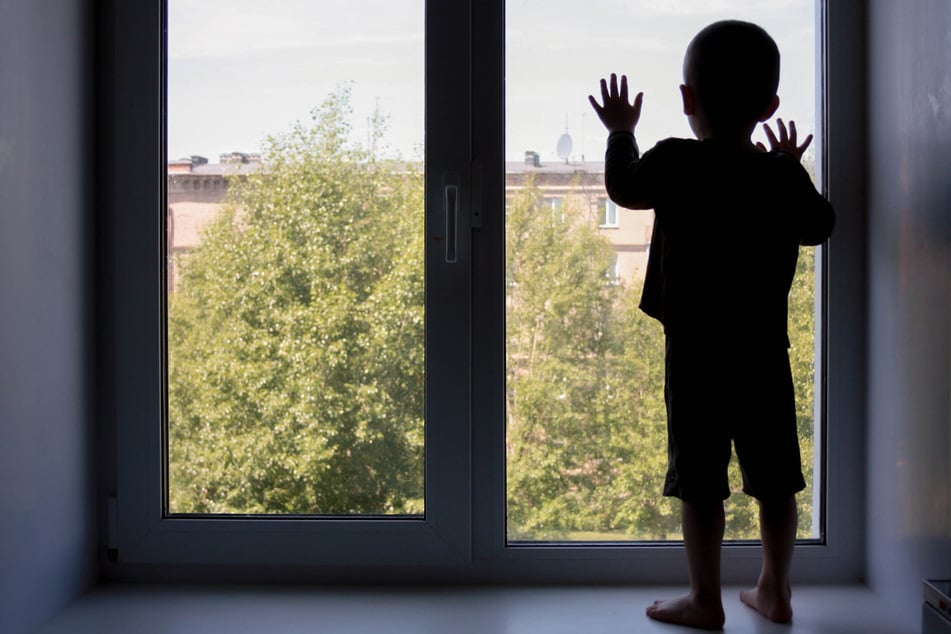 Schreckmoment in Dresden: Junge (3) verschwindet aus Wohnung