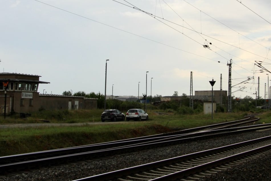 Ein Fahrzeugbrand im Bereich der Betriebsstelle Zeithain Rohrwerk hatte am Montagvormittag eine Streckensperrung zur Folge. (Archivbild)
