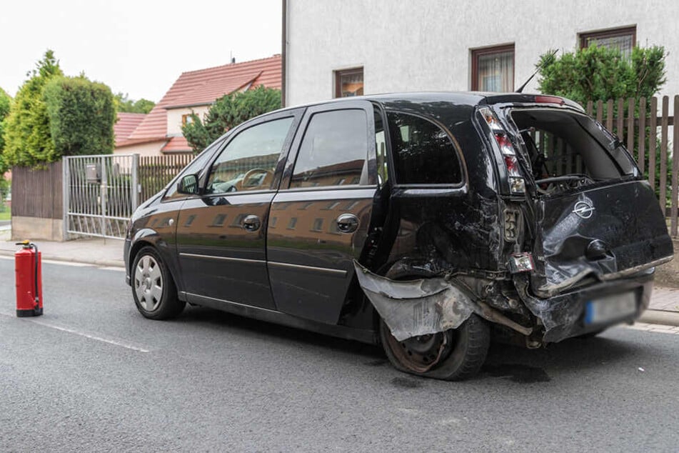 Die Fahrerin des Opel wurde bei dem Unfall verletzt.