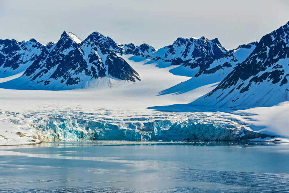 Raue Landschaft: Auf Spitzbergen werden immer wieder Touren für Touristen angeboten.