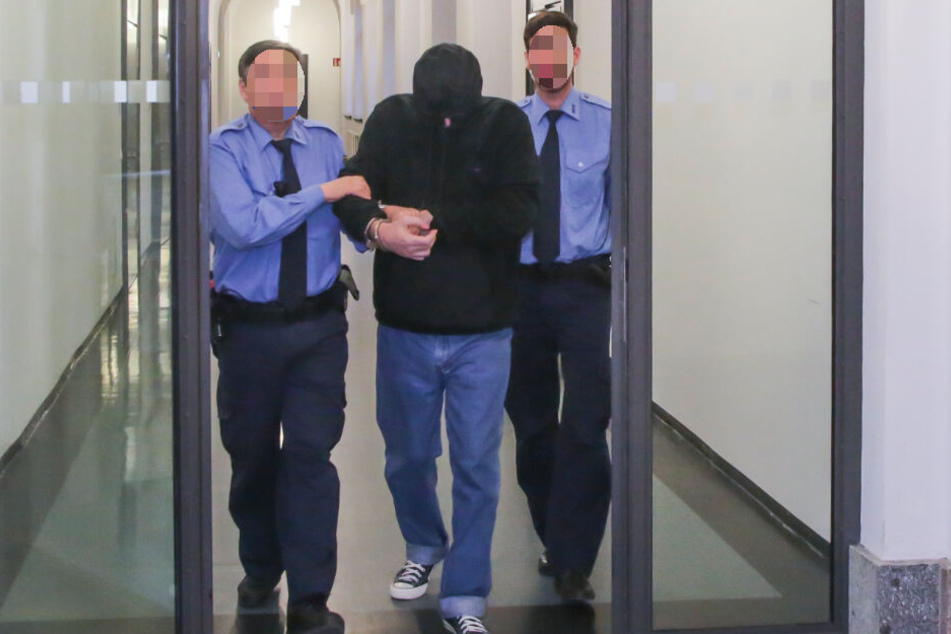 Laurent F. (55) muss sich am Landgericht für den mutmaßlichen Mord an den eigenen Kindern verantworten.