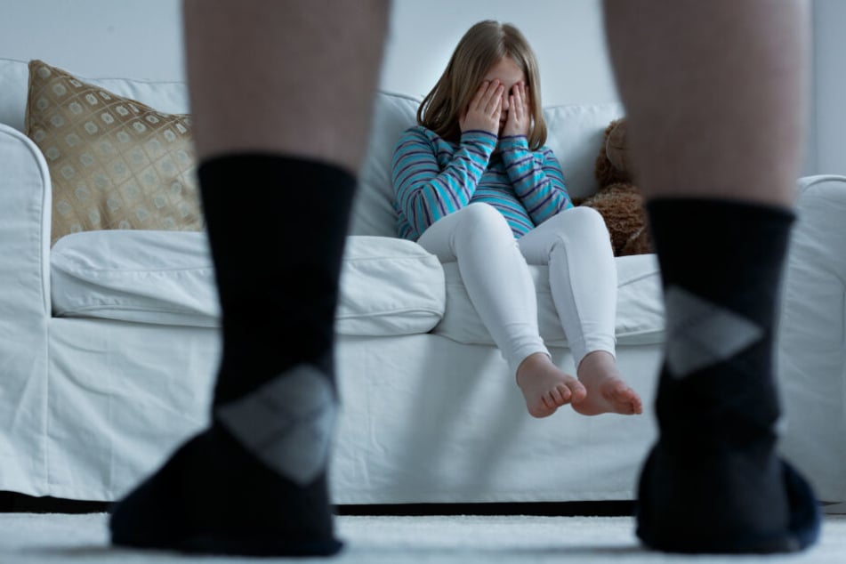 Geiler Vater Macht Es Mit Seiner Jungen Stieftochter Geiler Vater Macht Es Mit Seiner Jungen Stieftochter
