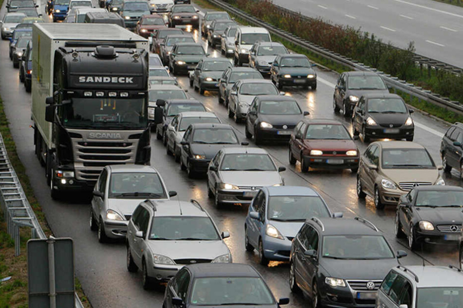 Nach Unfall Rettungsgasse blockiert: Polizei greift durch