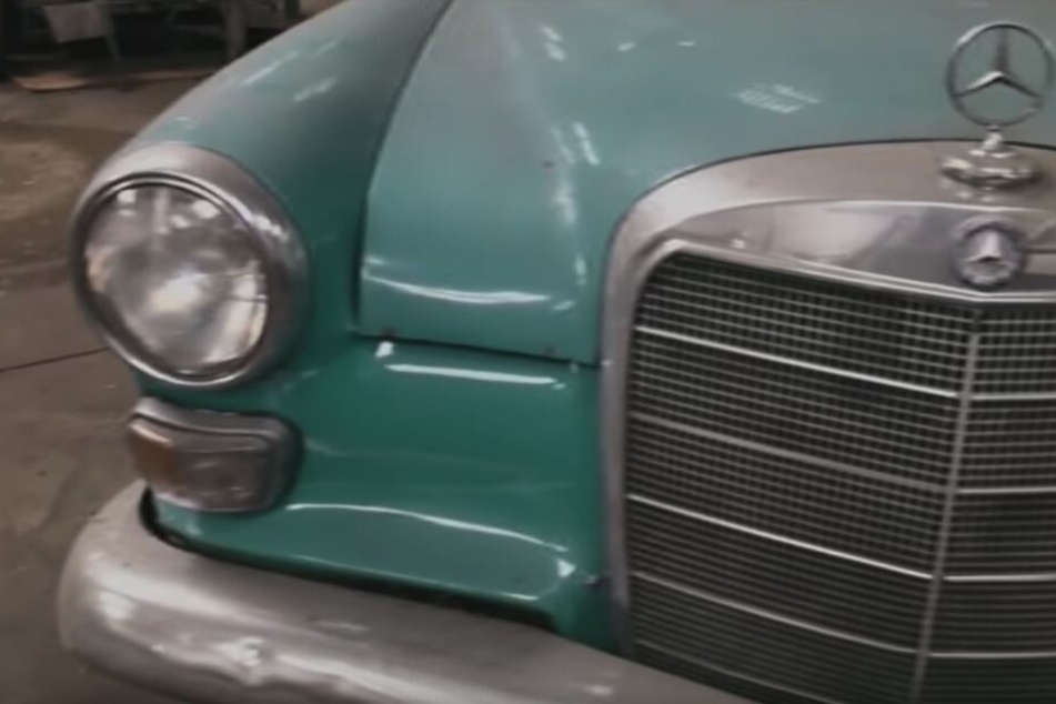 Ein Klassiker von Mercedes Benz in augenscheinlich gutem Zustand.