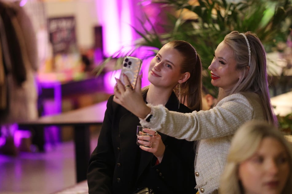 Natürlich wurde beim Weihnachts-Event von "The Social Lab" jede Menge Content für Social Media gefilmt.