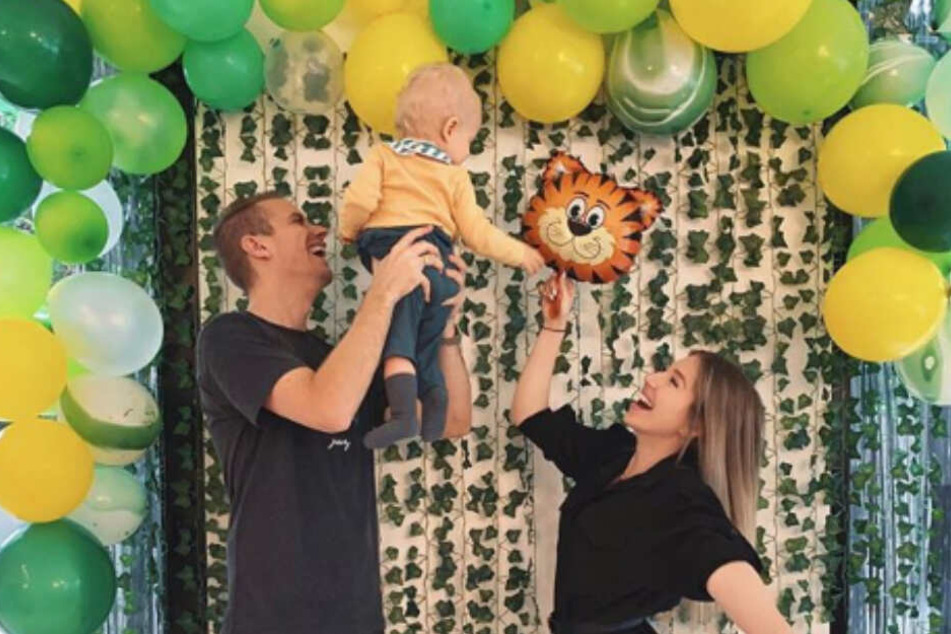 Papa Julian (26), Mama Bibi (26) und das Geburtstagskind Lio (1).