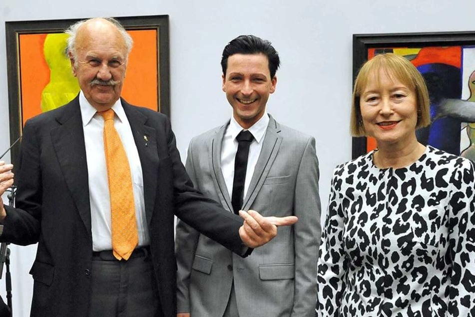 Mäzen Alfred Gunzenhauser, der damalige Kurator Thomas Bauer-Friedrich und Kunstsammlungsdirektorin Ingrid Mössinger (v.l.) im Herbst 2010 bei einer Ausstellungseröffnung im Museum.