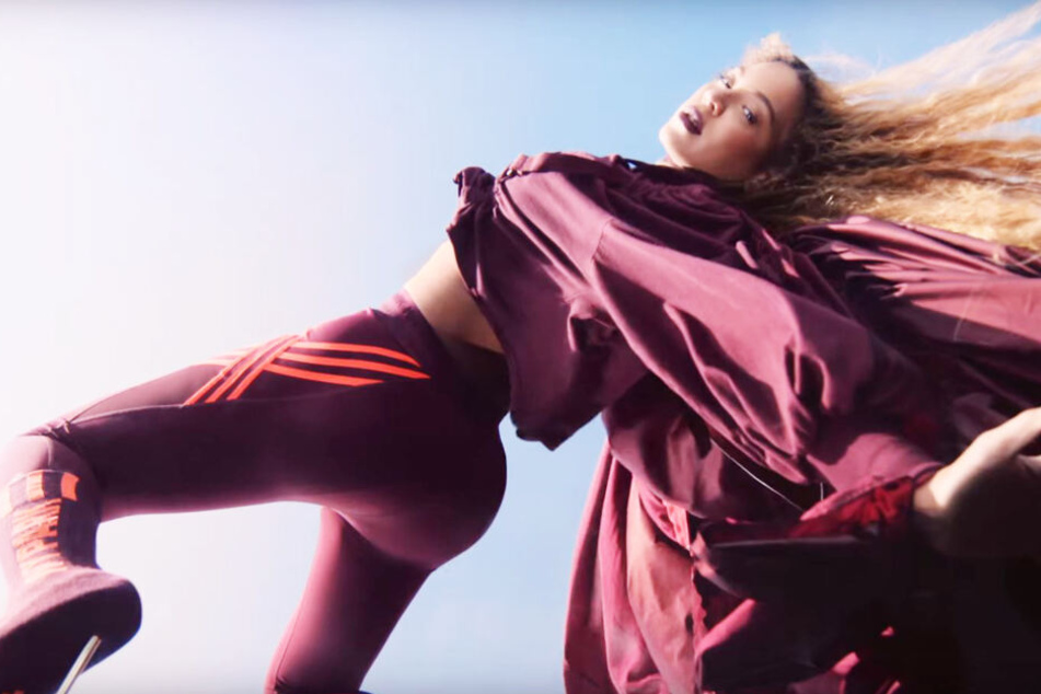 Adidas ist Experte für Sportbekleidung.