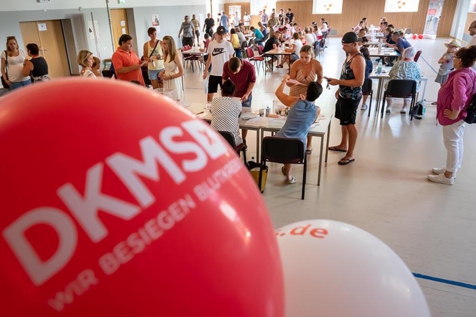 Fast 400 potenzielle Lebensretter ließen sich für den an Blutkrebs erkrankten Sebastian Böhme (33) bei der DKMS registrieren.