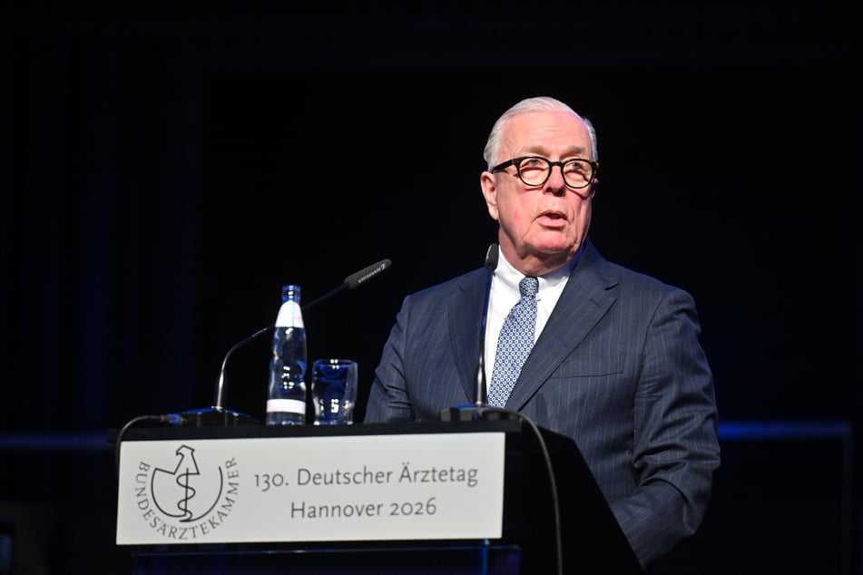 Klaus Reinhardt (65), Präsident der Bundesärztekammer, will die Vorfälle aufklären.