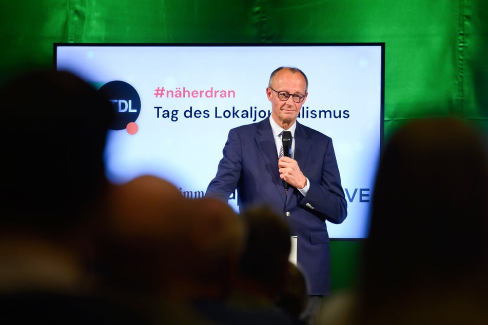 Friedrich Merz (70, CDU) im Kulturhaus von Salzwedel zum "Tag des Lokaljournalismus". (Archivbild)