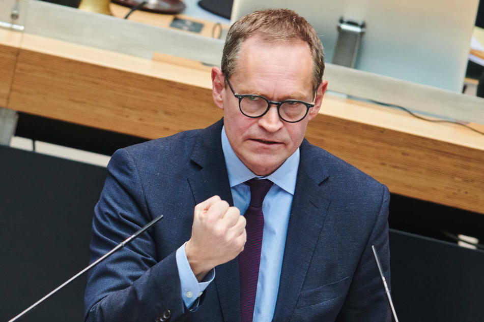 Berlins Regierender Bürgermeister Michael Müller (56, SPD) verurteilte am Donnerstag den rassistischen Anschlag von Hanau aufs Schärfste.