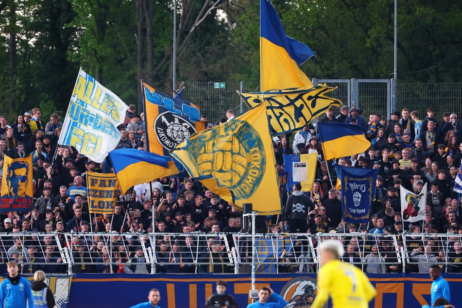 Beim nächsten DFB-Pokalspiel vom 1. FC Lok Leipzig dürfen Fans und Zuschauer dabei sein. Das Urteil wurde abgemildert.
