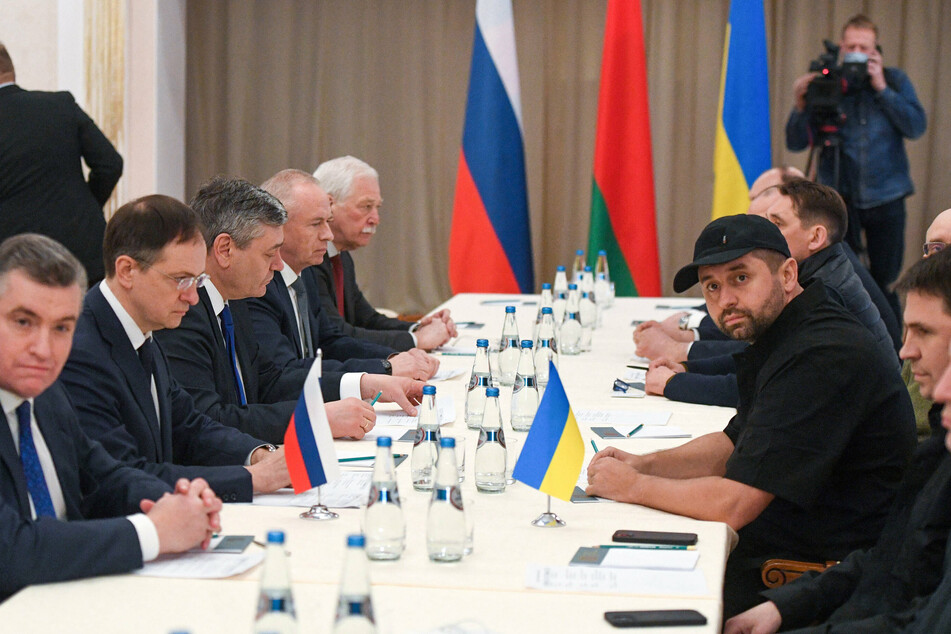 The Ukrainian and Russian delegations meet for negotiations on Monday morning.