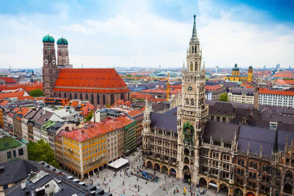 Auf dem Marienplatz in München prüft die Polizei nach einem anonymen Hinweis die Sicherheitslage. (Archiv)