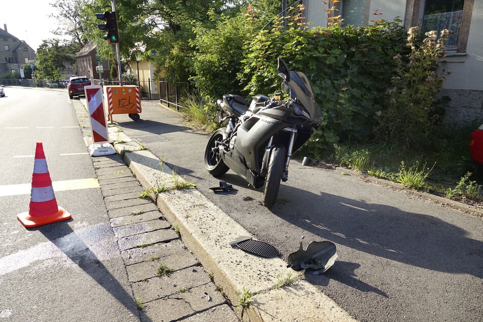 Ein Motorradfahrer stürzte am heutigen Montagabend auf der Zwickauer Straße in Chemnitz.