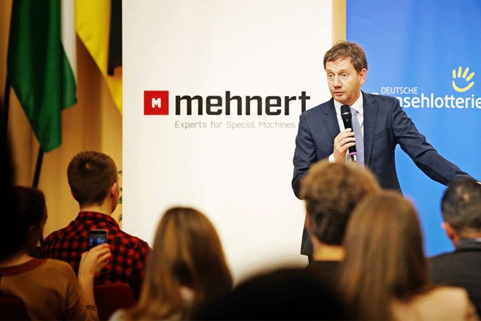 Debattenkultur statt Hasstiraden: Ministerpräsident Michael Kretschmer (43, CDU) diskutierte am Samstag mit Schülern und Studenten.