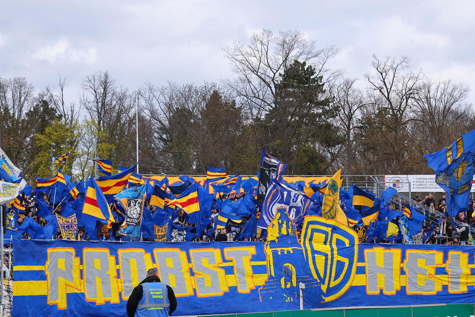 Die Fans von Lok Leipzig hatten richtig Bock auf das Spitzenspiel.