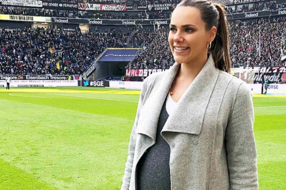 Für Sky-Moderatorin Esther Sedlaczek ist die Bundesligasaison bereits beendet.
