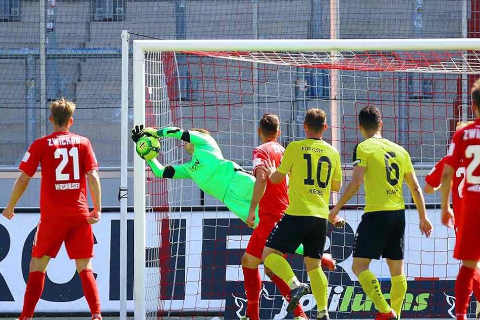 Zu Null gegen Fortuna Köln. Endlich durfte Lukas Cichos beim FSV Zwickau mal Eigenwerbung betreiben.