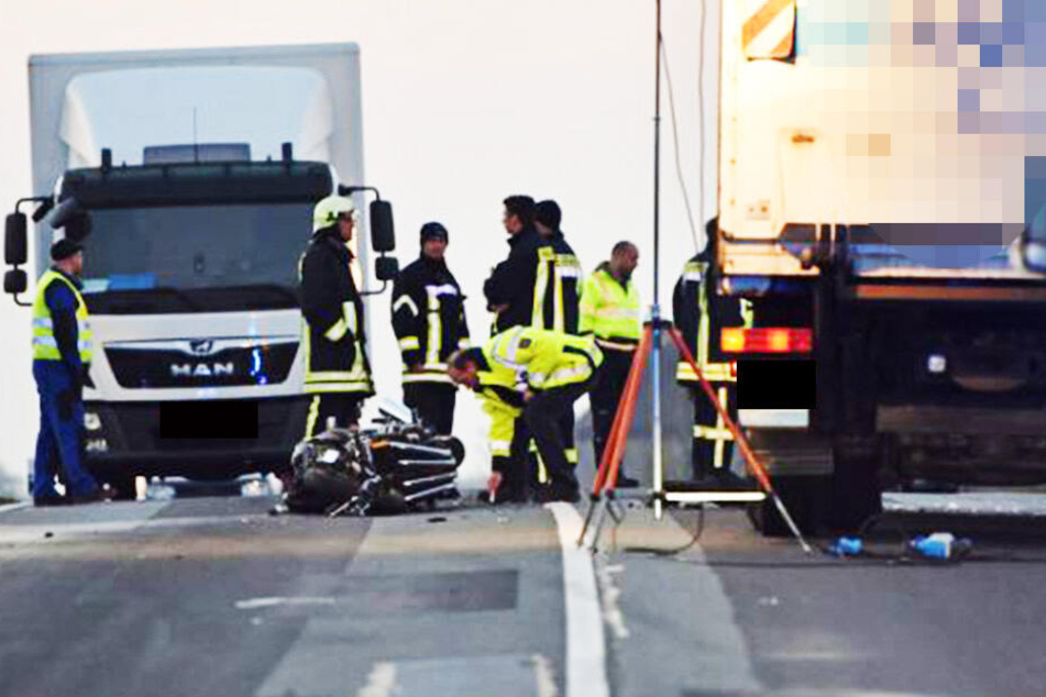 Am Montagmorgen ereignete sich auf der Bundesstraße 6 nahe Bautzen ein schwerer Motorradunfall.