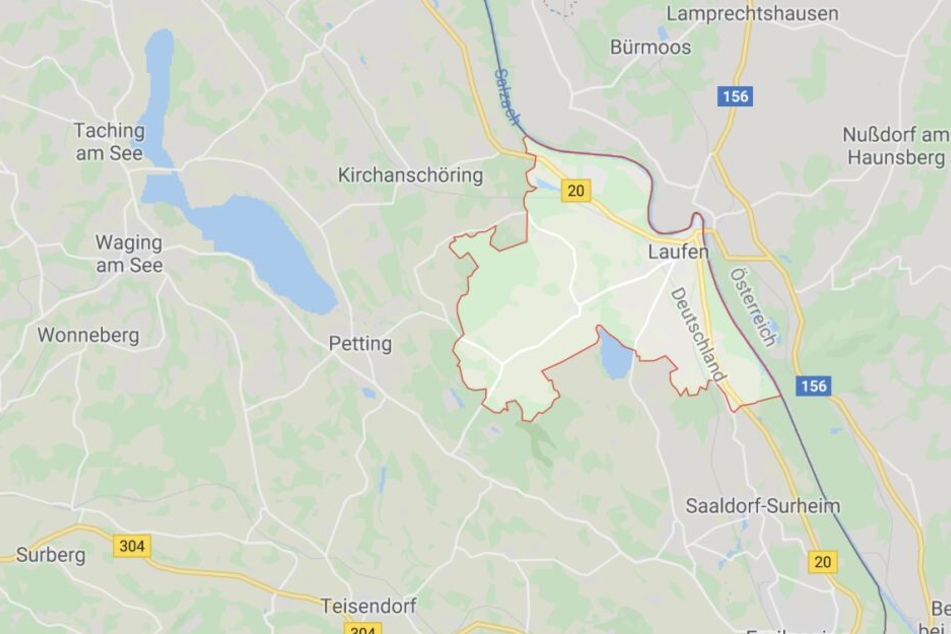 Ein Mann ist bei Forstarbeiten nahe Laufen im Landkreis Berchtesgadener Land tödlich verletzt worden.