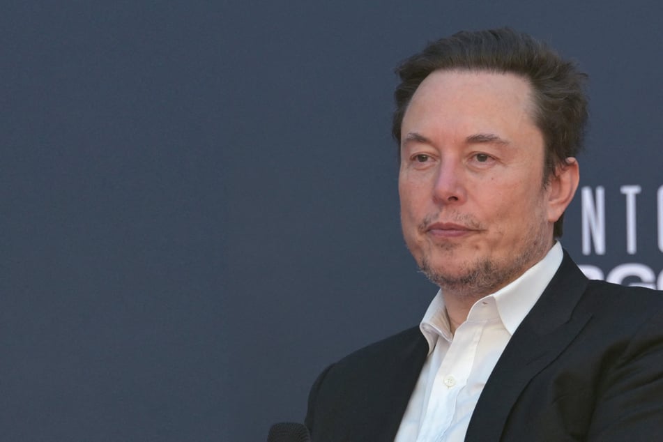 Elon Musk: Ur-Oma liegt im Sterben: Schwere Anschuldigungen gegen Elon Musk