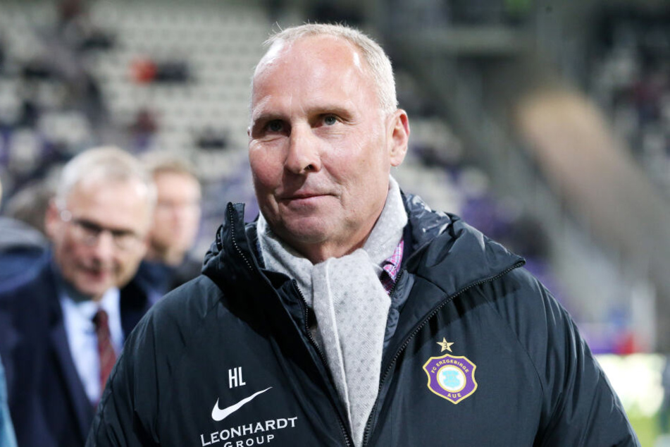 Von FCE-Boss Helge Leonhardt gab's Applaus für den Auftritt gegen St. Pauli und die restlichen Heimspiele in dieser Saison. Die Äußerungen von Bayerns Ex-Präsident Uli Hoeneß kann er mit Humor nehmen.