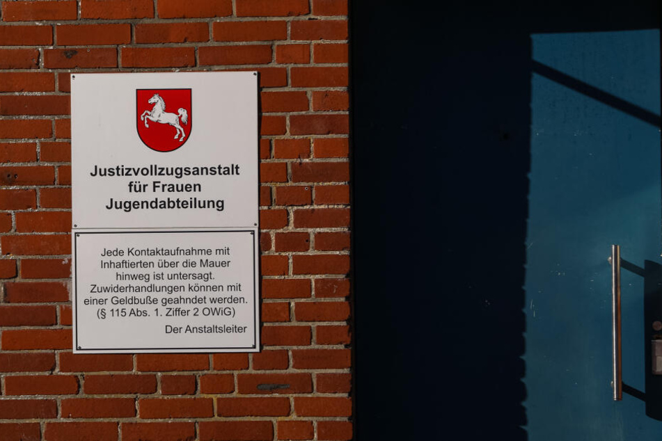 Die Worte des Anstaltsleiter fruchteten bei dem verliebten Teenager offenbar nicht.