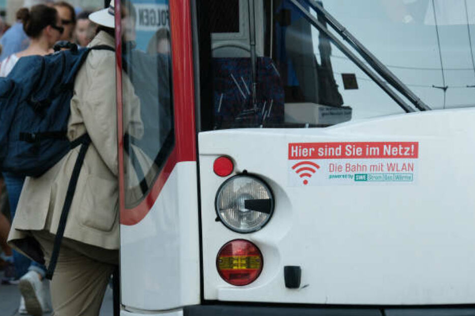 Ein 39 Jahre alter Mann steht im Verdacht, im Januar in Jena auf Straßenbahnen geschossen zu haben. (Symbolbild)