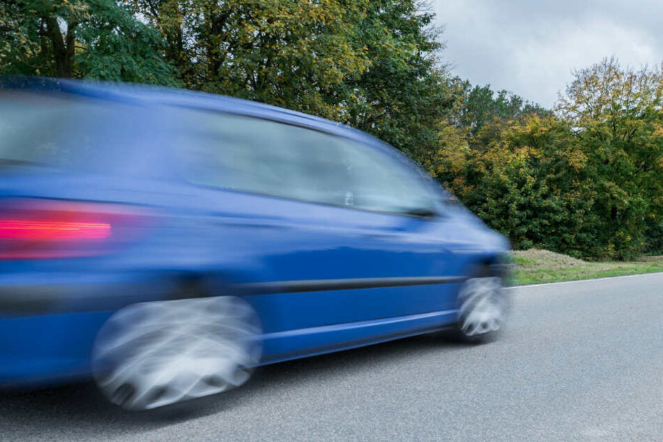 Das Auto überschlug sich.