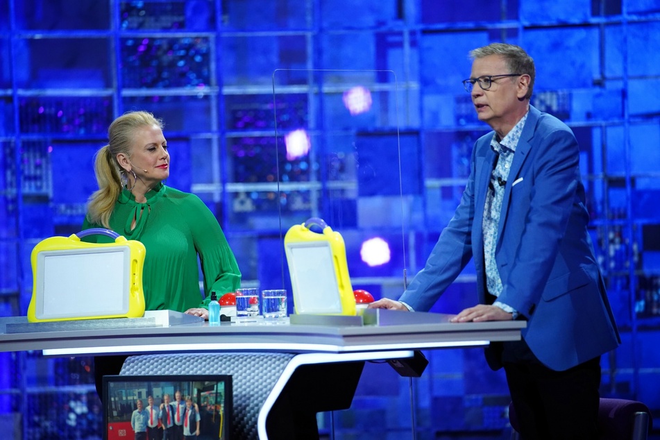 Günther Jauchs (63) Hose rutschte am Samstagabend in einer Fernsehshow.