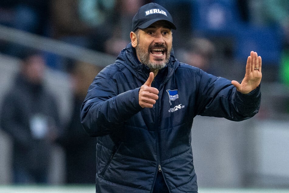 Cristian Fiél (44) steht auch im kommenden Jahr bei Hertha an der Seitenlinie.