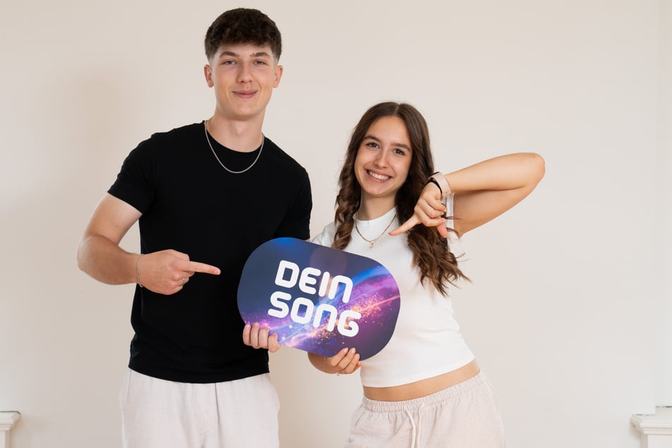 Mit ihrem Lied "Without you" haben Aki (18) und Rina (14) die Zuschauer bei "Dein Song" überzeugt.
