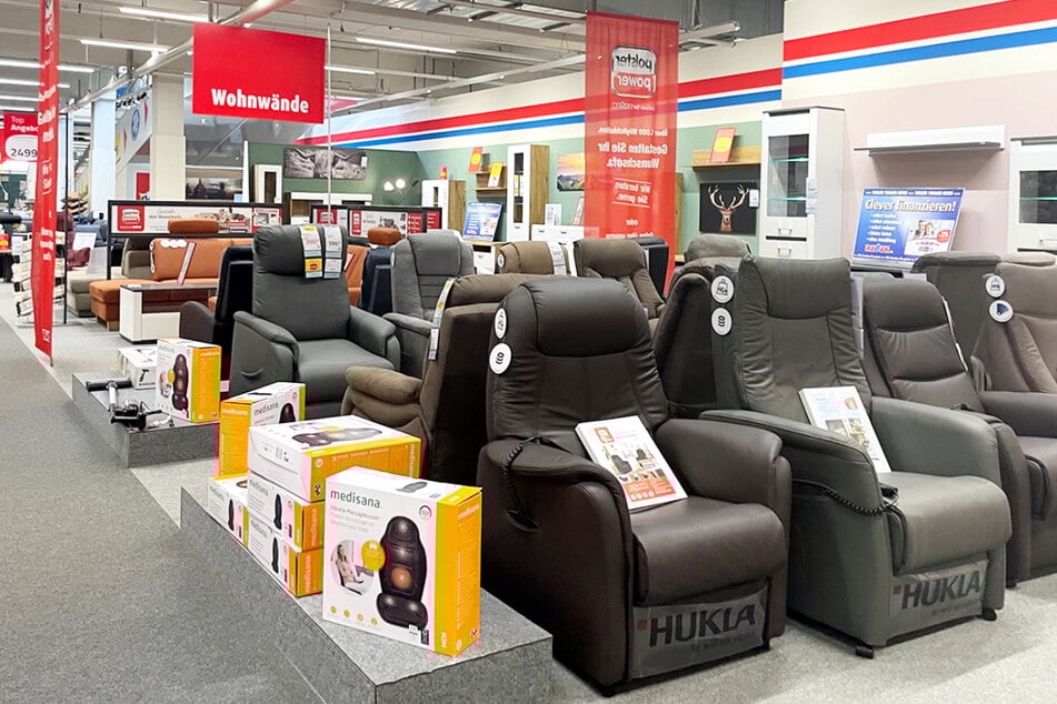 ROLLER verkauft Möbel wegen Schließung am Donnerstag (12.2.) super günstig