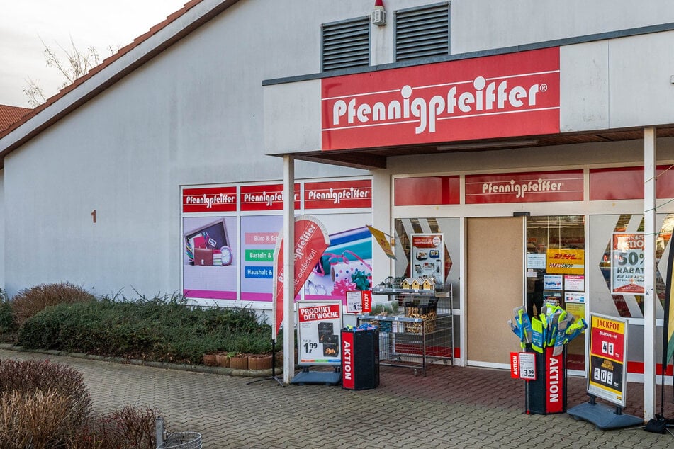 Die vertrauten Pfennigpfeiffer-Filialen verschwinden nach und nach aus dem Stadtbild. Nachdem TEDi 84 Shops übernommen hat, sollen diese nun einen neuen Anstrich erhalten.