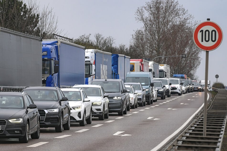 In den Osterferien ist auf den Autobahnen wieder mit Stau zu rechnen. Der ADAC empfiehlt diese Tage zu meiden.