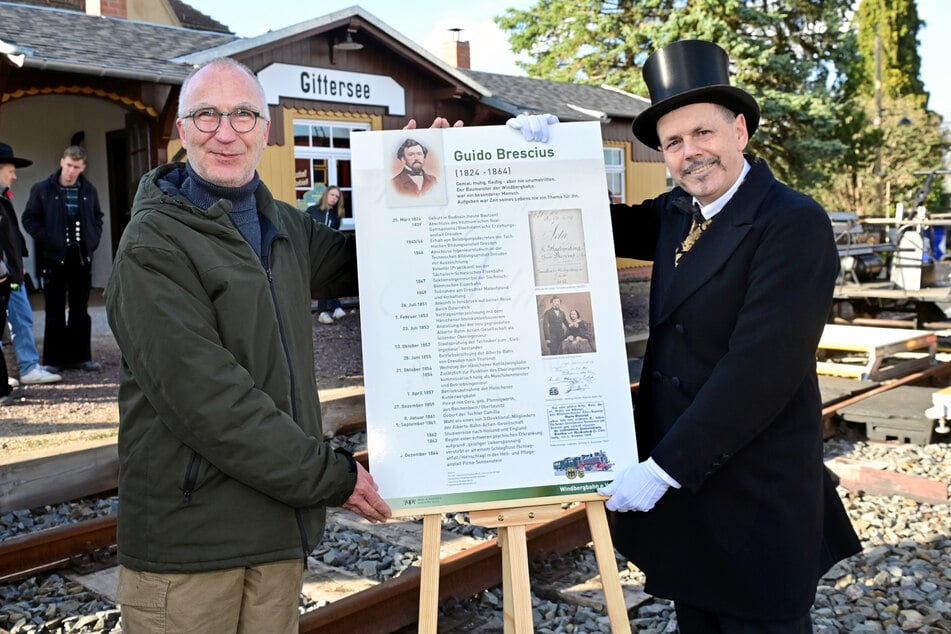 Stephan Meuß (59, v.l.) ist Ur-Ur-Enkel des Eisenbahningenieurs Guido Brescius (1824-1864). Hier gemeinsam mit Henry Kuntze (56) als sein Vorfahr verkleidet.