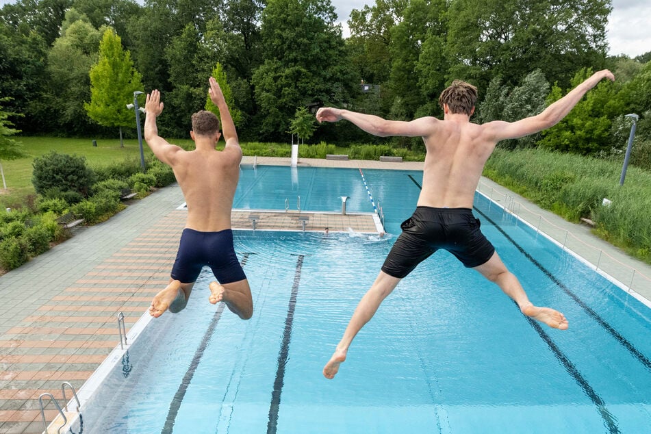 Dresden: Den ganzen Sommer Eintritt frei: Anonymer Dresdner spendiert allen Kindern das Freibad