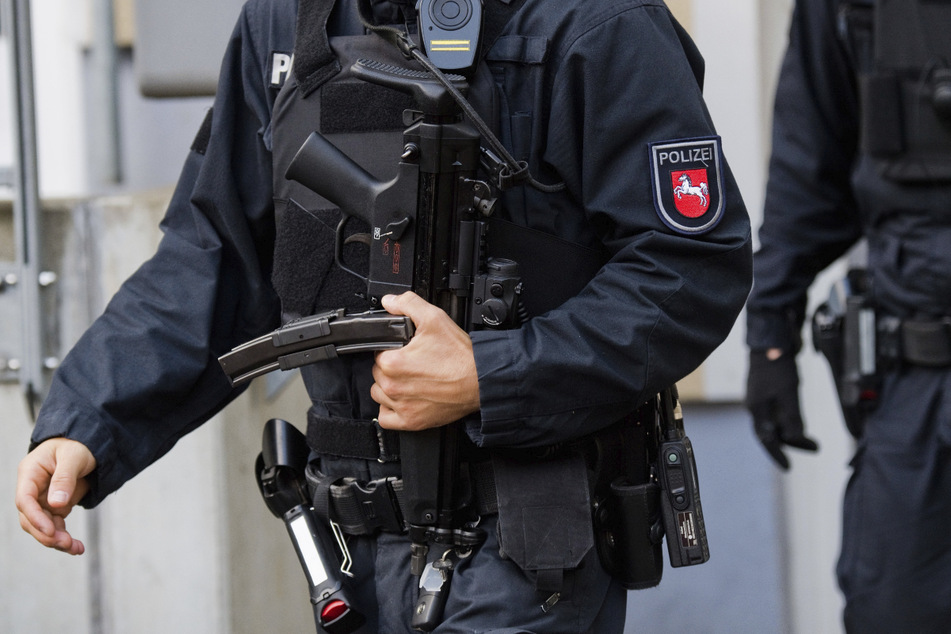 Die Ermittlungsbehörden gehen gegen eine mutmaßliche Wehrsportgruppe vor. (Symbolbild)