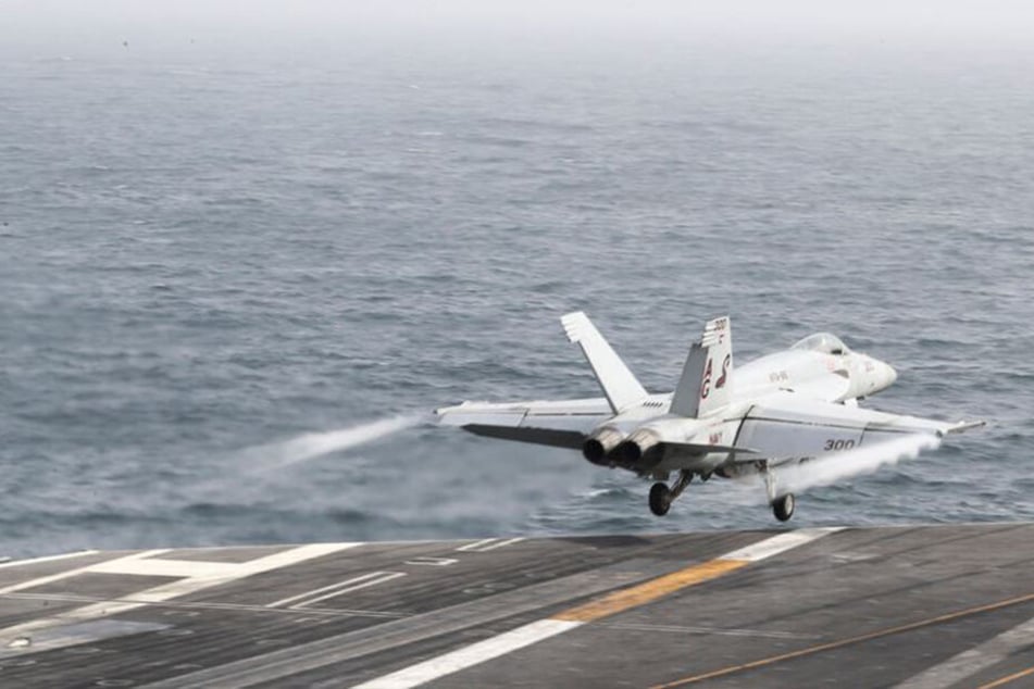 Waren die Kampfjets schon in der Luft? Oder wird das nur gestreut, um ein Signal zu geben?