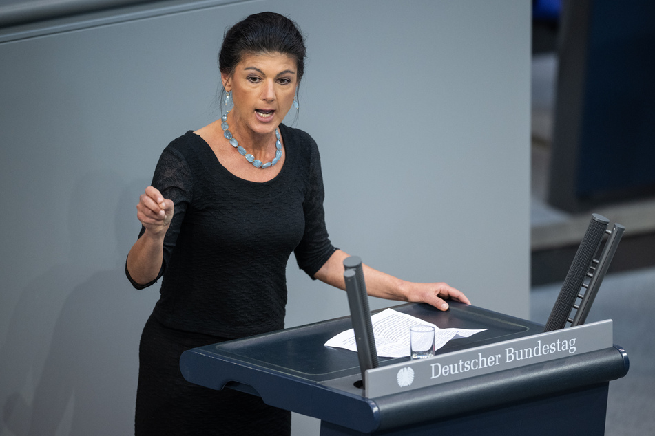 Aus Sicht der BSW-Gründerin Sahra Wagenknecht (54) seien die Grünen schädlicher als die AfD, weil sie in der Regierung sitzen und nicht in der Opposition. (Archivbild)