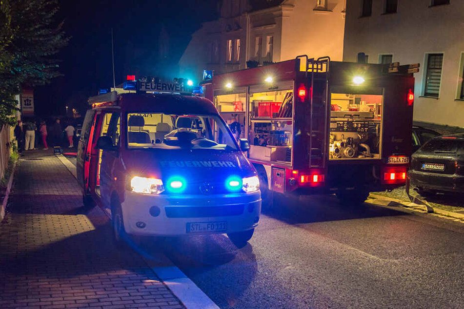 Die Oelsnitzer Feuerwehr wurde in der Nacht zu einem Einsatz in der Walther-Rathenau-Straße gerufen.
