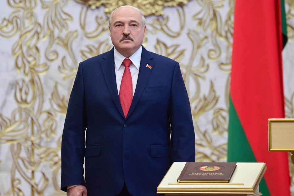 Alexander Lukaschenko (66), Präsident von Belarus, macht die anhaltenden Proteste gegen ihn für steigende Coronazahlen verantwortlich.