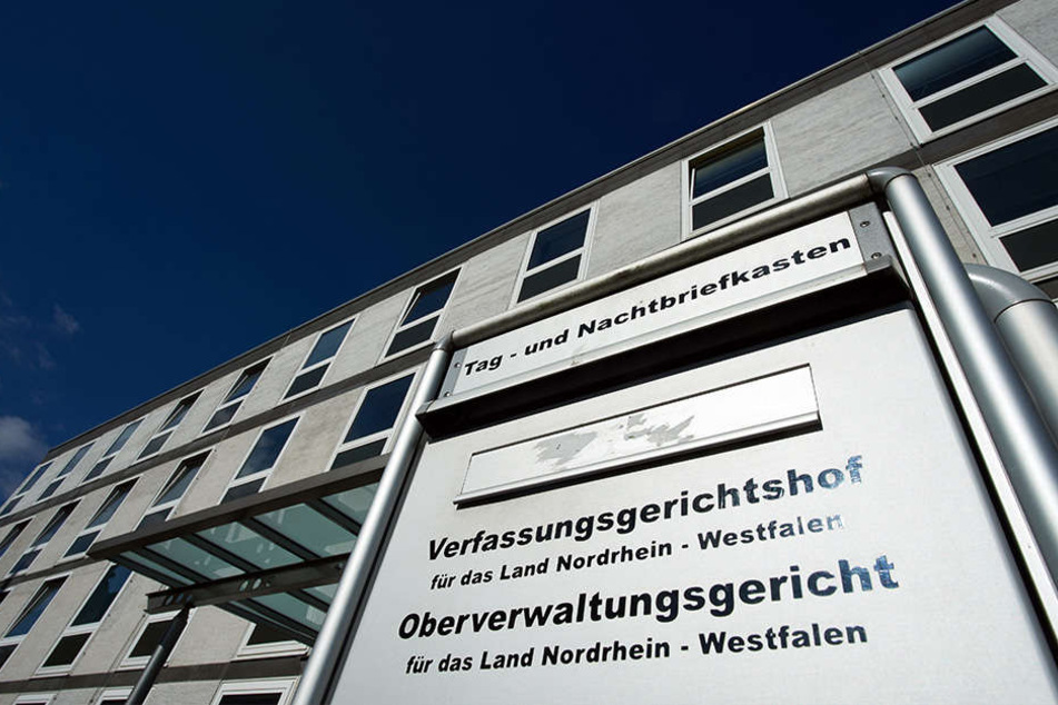 Vor dem Oberverwaltungsgericht Münster müssen sich zwei Männer wegen ihrer Bürgschaften für Flüchtlinge verantworten.
