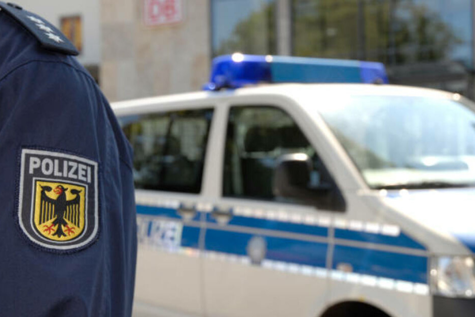 Die Polizei sucht nun nach den Jugendlichen. (Symbolbild)