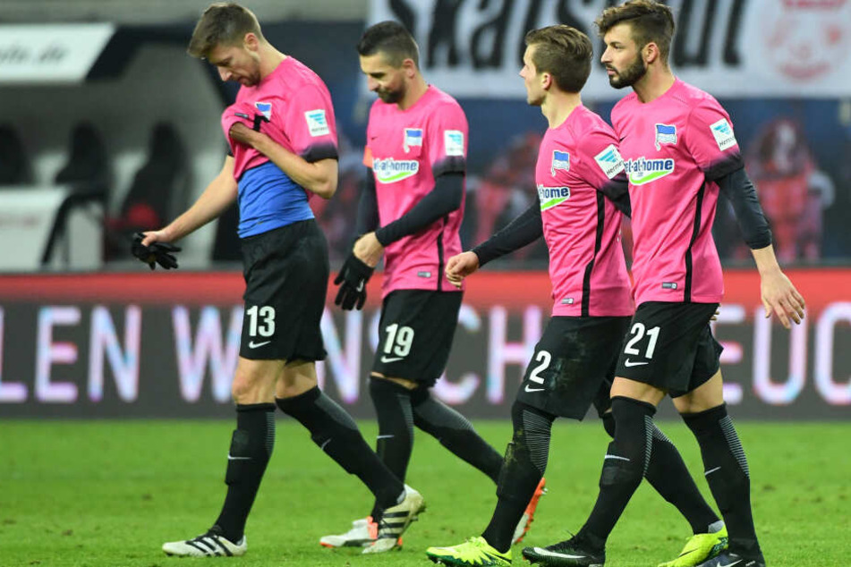 Beim Anblick dieser Spielkleidung sangen Herthas Fans: "Unsere Farben sind Blau-Weiß, nieder mit dem pinken Scheiß!"