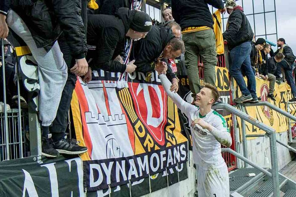 Markus Schubert bedankt sich bei den zu St. Pauli mitgereisten Dynamofans.