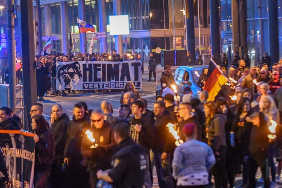 Die Polizei war mit etwa 600 Beamten vor Ort.